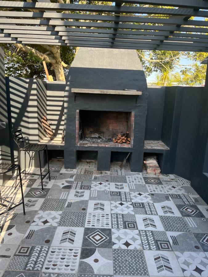 28 on Symonds Lux studio detached George Extérieur photo