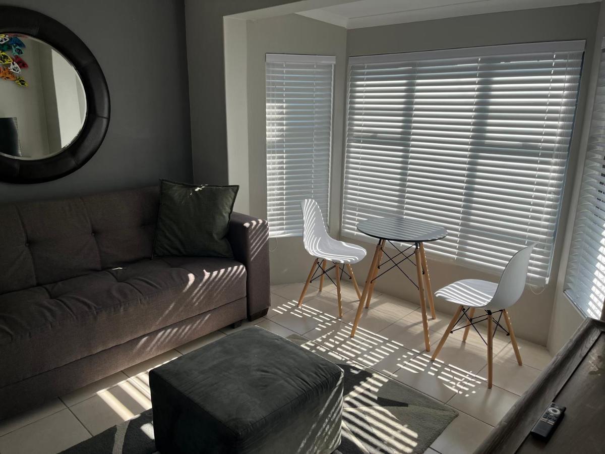 28 on Symonds Lux studio detached George Extérieur photo